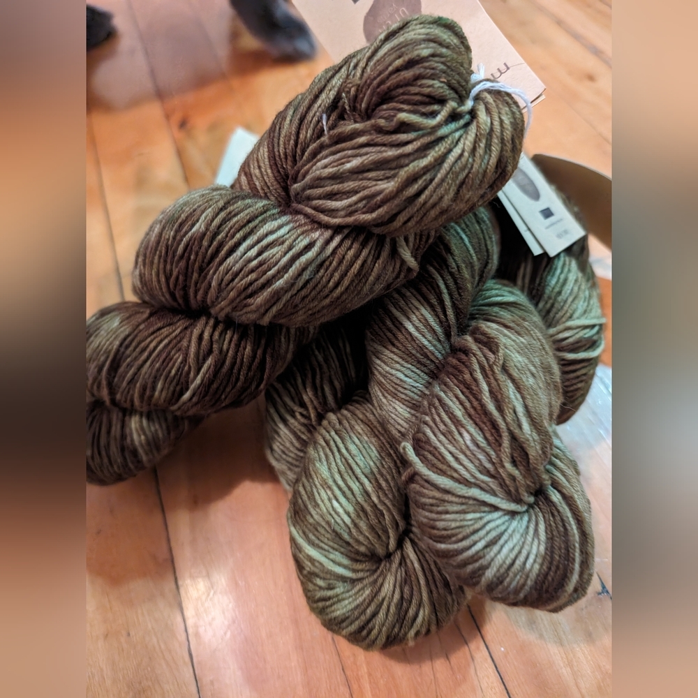 Superwash merino wool worsted yarn